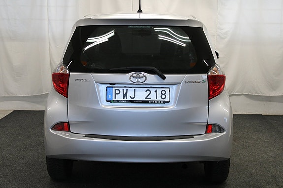 Toyota Verso-S 6 of 17