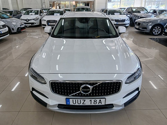 Volvo V90 Cross Country 3 of 30