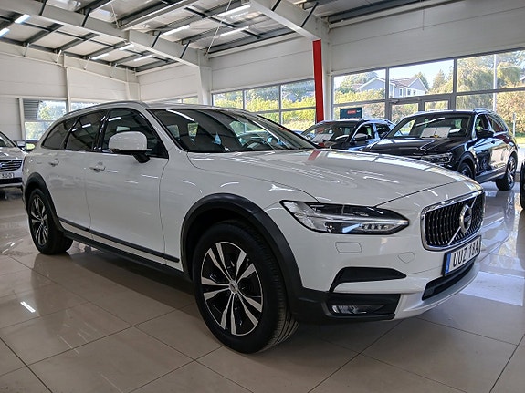 Volvo V90 Cross Country 4 of 30