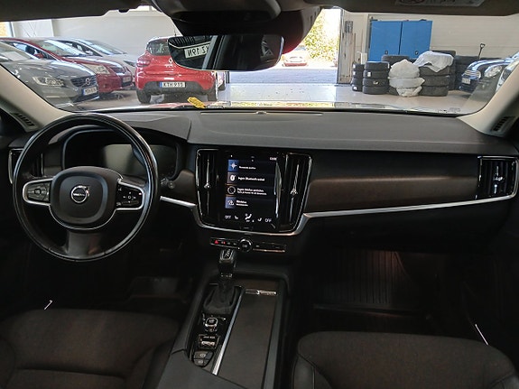 Volvo V90 Cross Country 14 of 30
