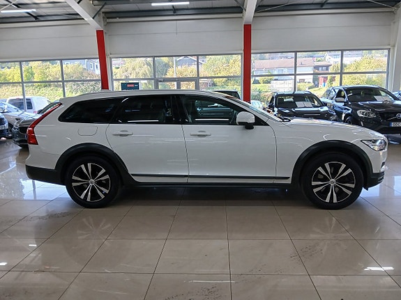 Volvo V90 Cross Country 5 of 30
