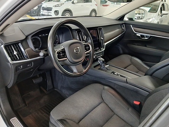 Volvo V90 Cross Country 12 of 30