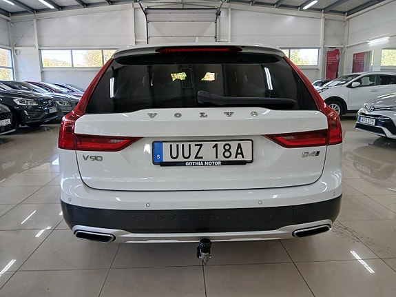 Volvo V90 Cross Country 7 of 30