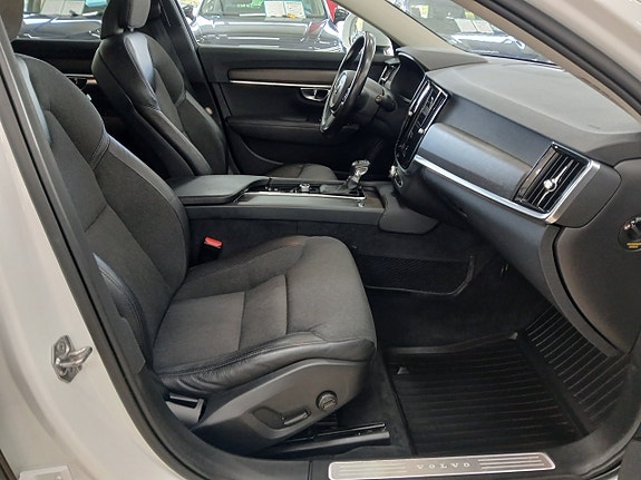 Volvo V90 Cross Country 16 of 30