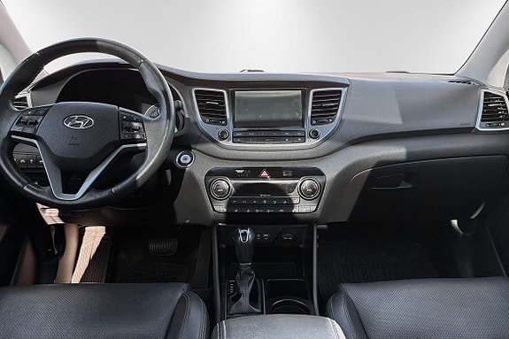 Hyundai Tucson 6 of 12