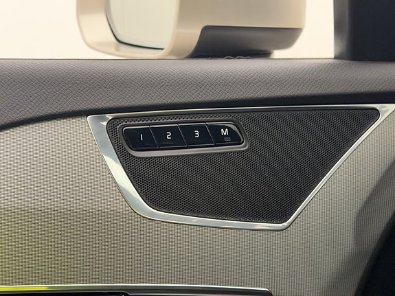 Volvo XC90 15 of 30