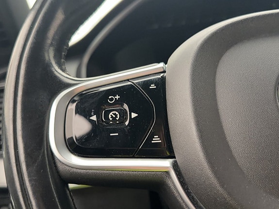 Volvo XC90 19 of 30
