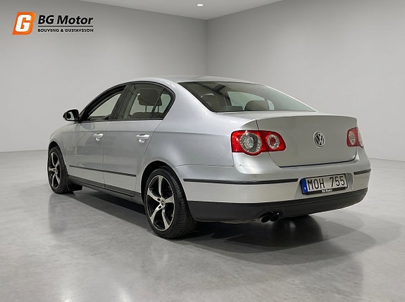 Volkswagen Passat 7 of 17
