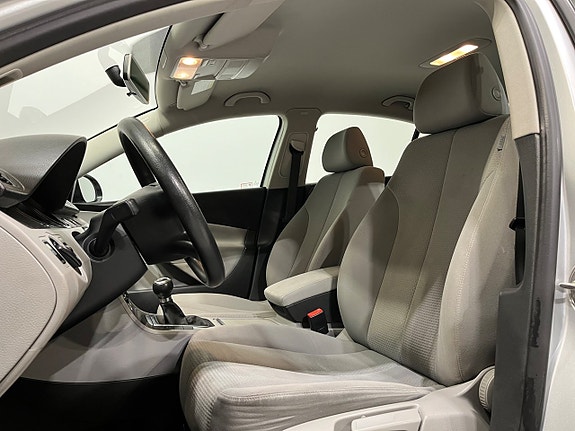 Volkswagen Passat 9 of 17