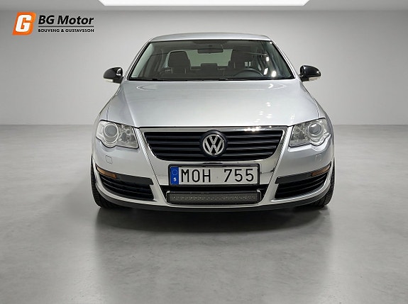 Volkswagen Passat 5 of 17