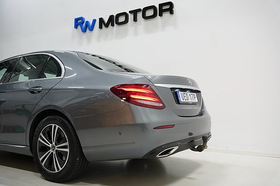 Mercedes-Benz E200 5 of 23
