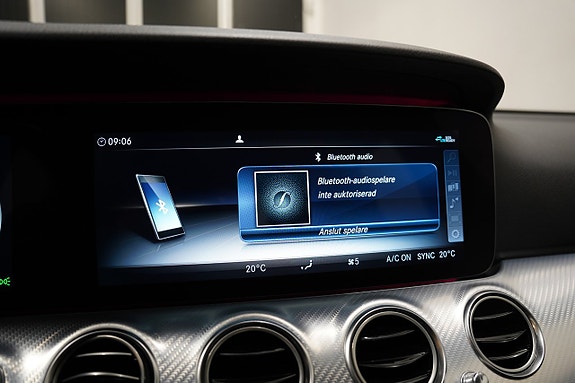 Mercedes-Benz E200 18 of 23