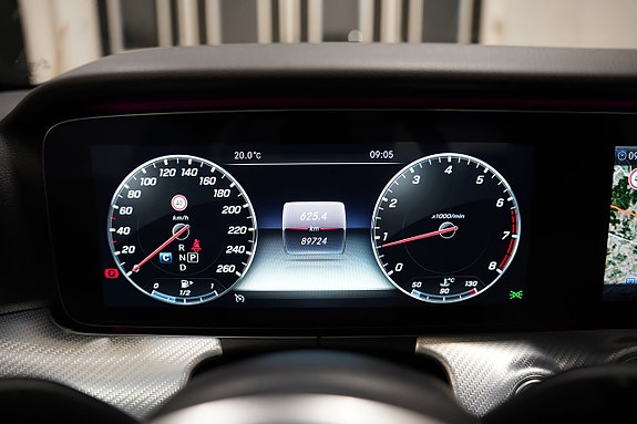 Mercedes-Benz E200 14 of 23
