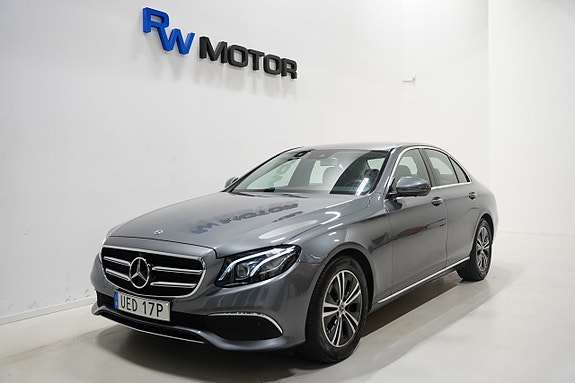 Mercedes-Benz E200 2 of 23