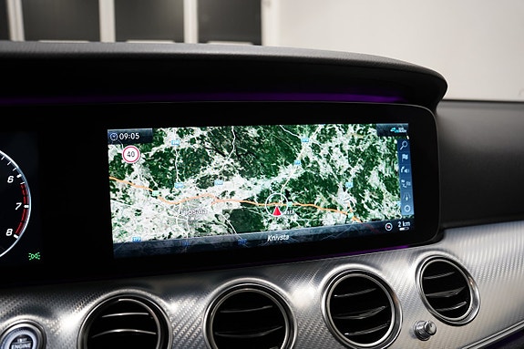 Mercedes-Benz E200 17 of 23