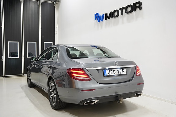 Mercedes-Benz E200 6 of 23