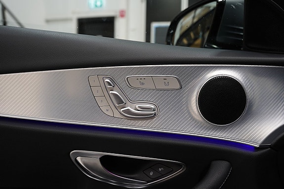 Mercedes-Benz E200 10 of 23