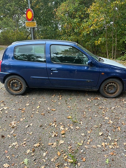 Renault Clio 2 of 4