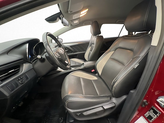 Toyota Avensis 12 of 30
