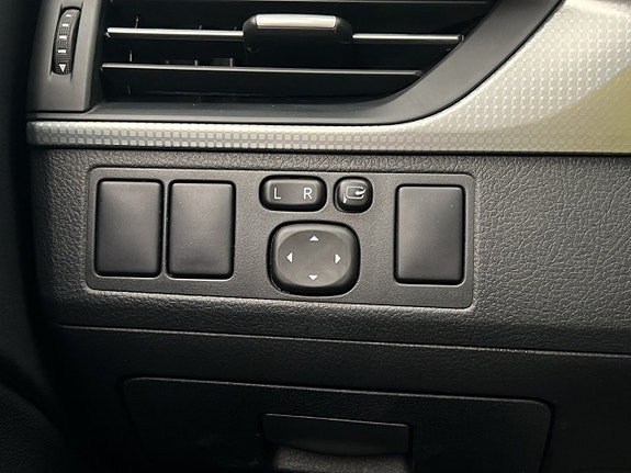 Toyota Avensis 15 of 30