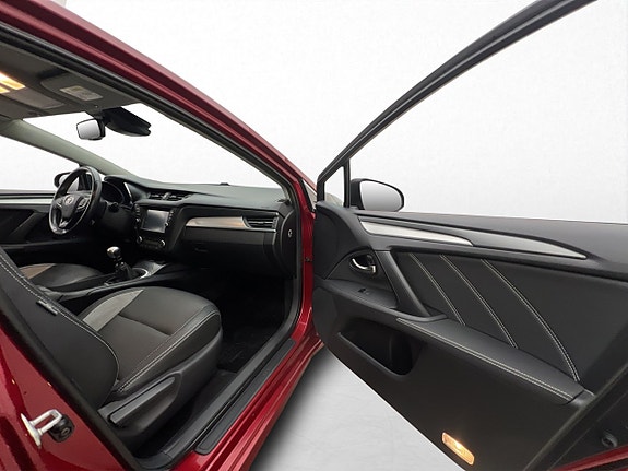 Toyota Avensis 27 of 30