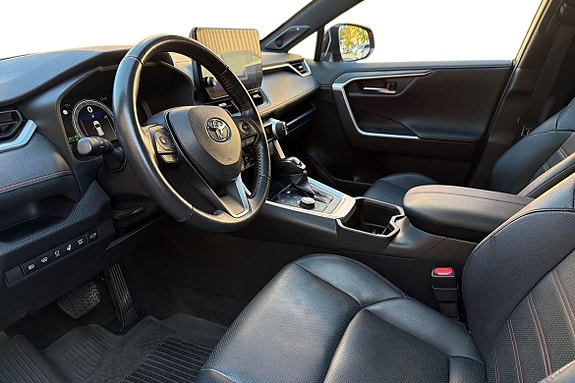 Toyota RAV4 14 of 21