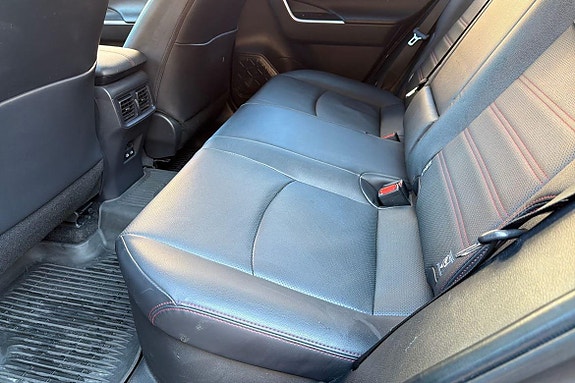 Toyota RAV4 13 of 21