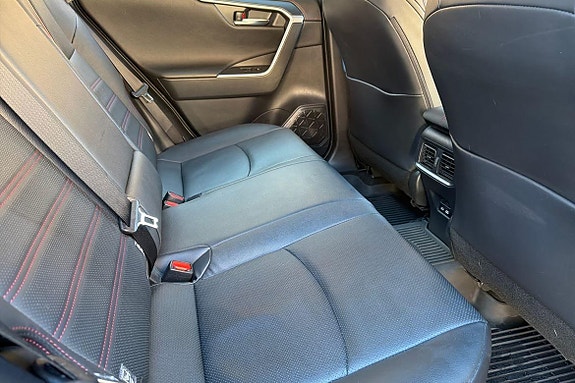 Toyota RAV4 7 of 21