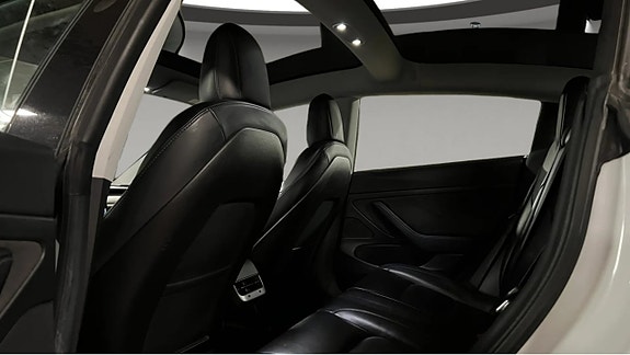 Tesla Model 3 8 of 8