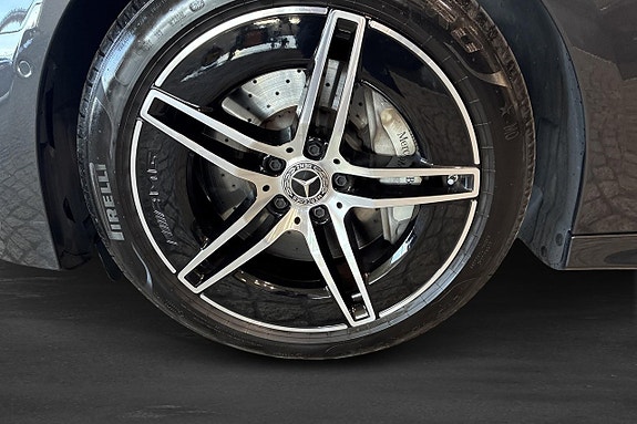 Mercedes-Benz E300 20 of 29
