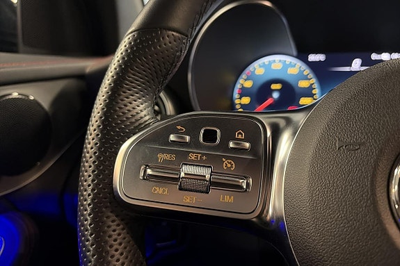 Mercedes-Benz GLC300 e 17 of 25