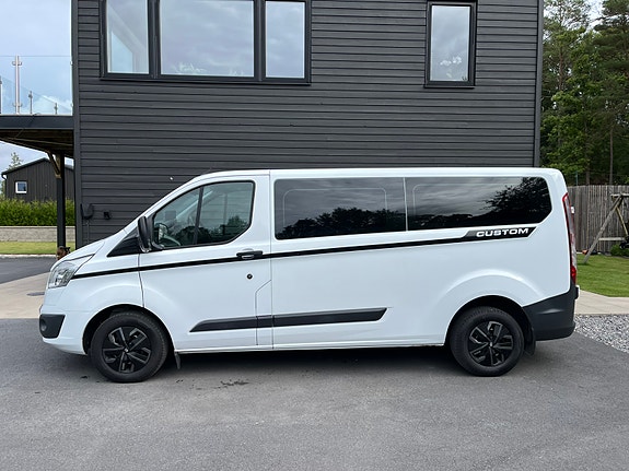 Ford Transit Custom 2 of 10