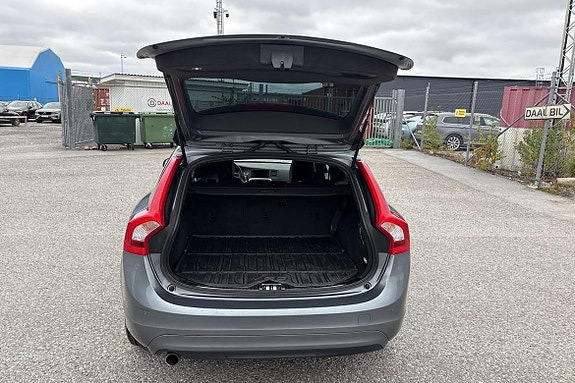 Volvo V60 14 of 23