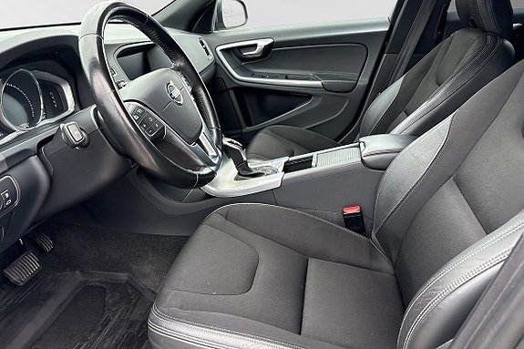 Volvo V60 7 of 23