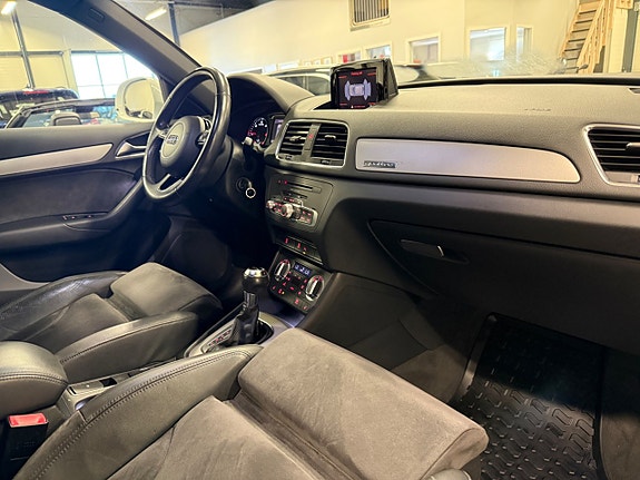 Audi Q3 14 of 21