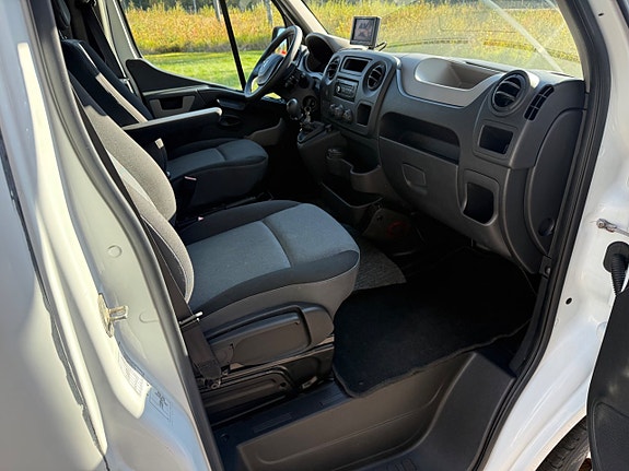 Renault Master 8 of 18