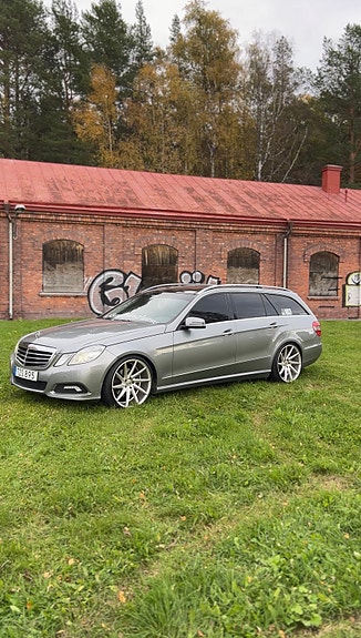 Mercedes-Benz E350 8 of 10