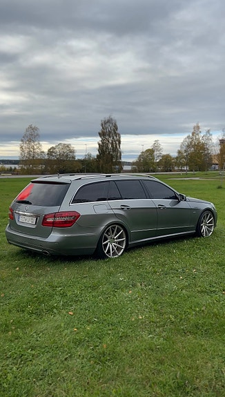 Mercedes-Benz E350 3 of 10
