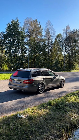 Mercedes-Benz E350 9 of 10