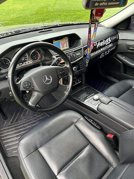 Mercedes-Benz E350 5 of 10