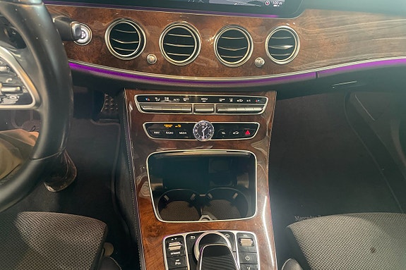 Mercedes-Benz E300 de 17 of 18