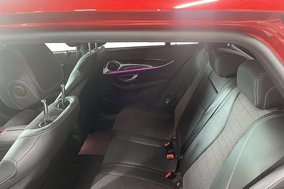 Mercedes-Benz E300 de 10 of 18