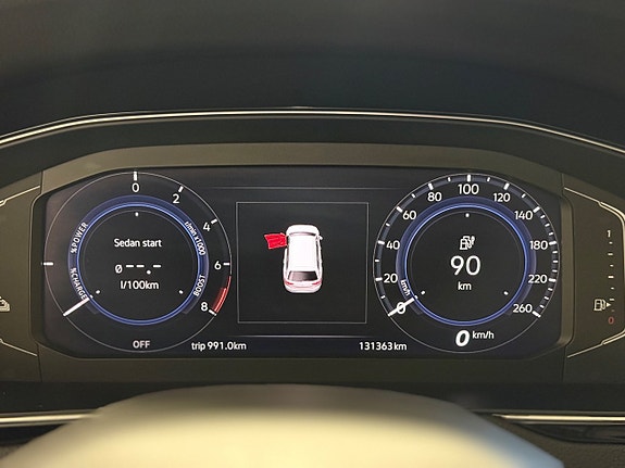 Volkswagen Passat 9 of 28