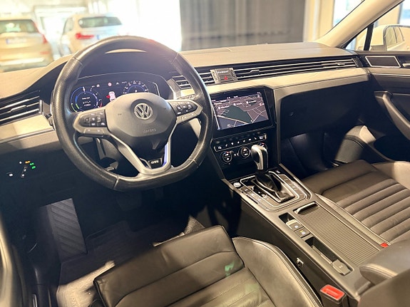 Volkswagen Passat 20 of 28