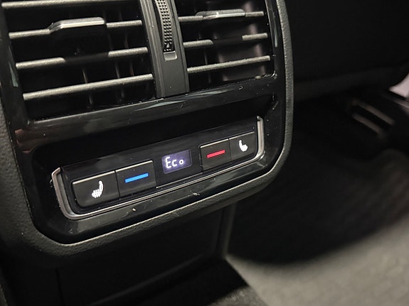 Volkswagen Passat 22 of 28
