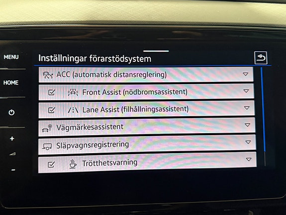 Volkswagen Passat 24 of 28