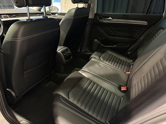 Volkswagen Passat 7 of 28