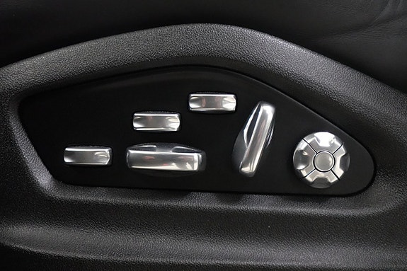 Porsche Cayenne 18 of 27
