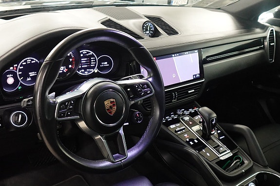 Porsche Cayenne 6 of 27