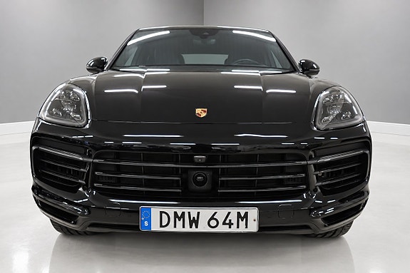 Porsche Cayenne 2 of 27